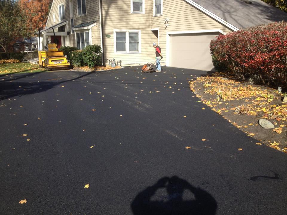 The Benefits of Asphalt Paving for Commercial Properties